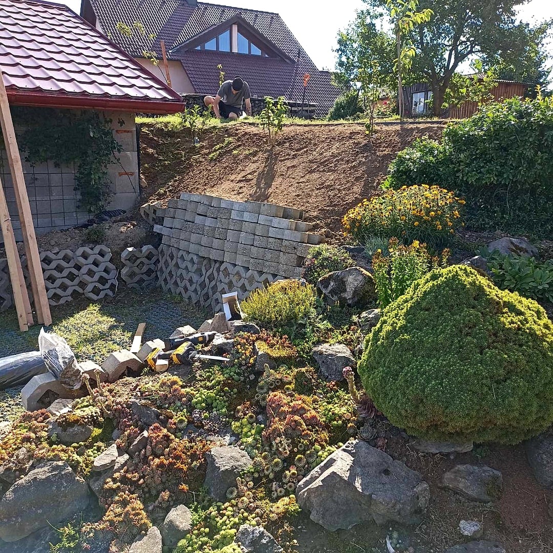 Skalka před obnovou